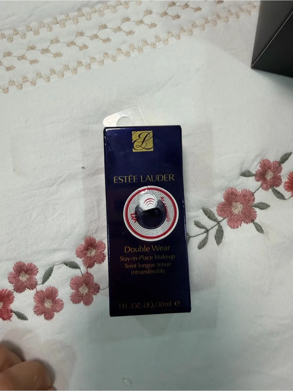 Estée Lauder Double Wear Foundation - Navy & Gold Box